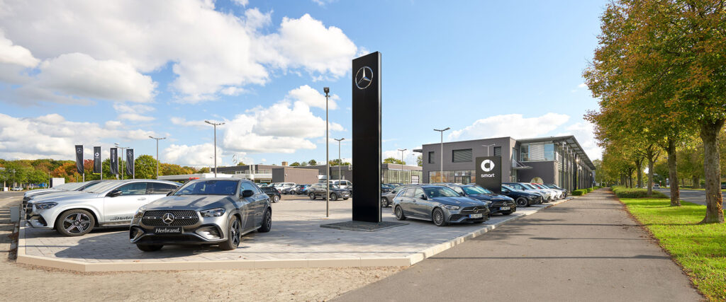 Mercedes-Benz Herbrand in Krefeld Gartenstadt - Verkauf und Werkstatt