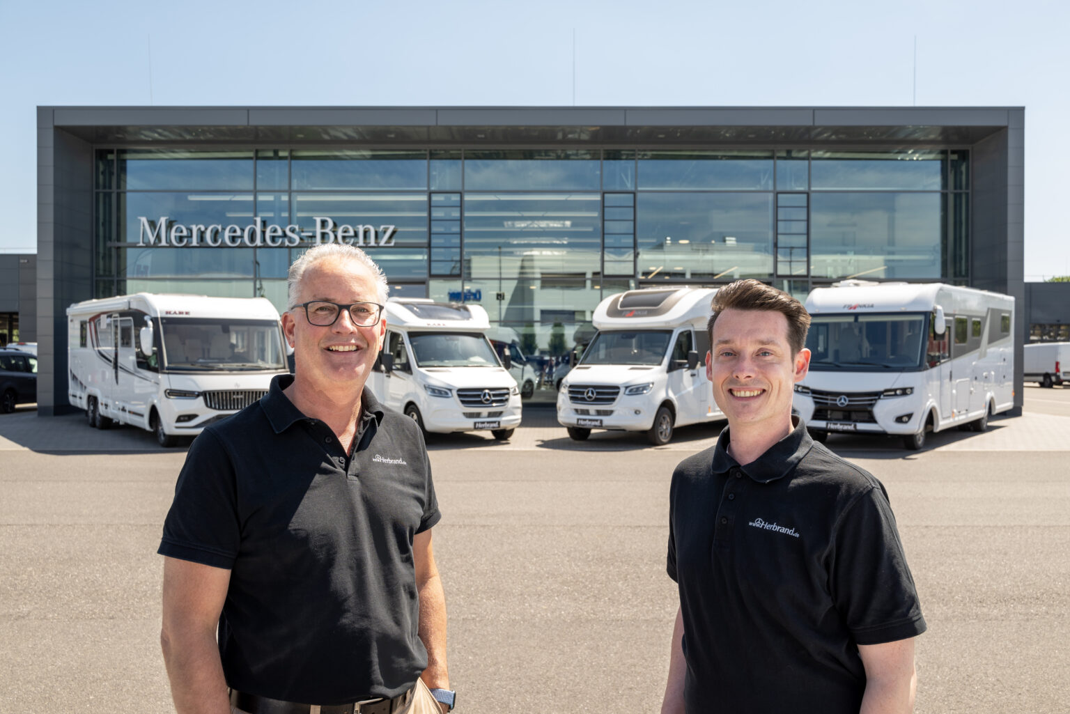 Reise- & Wohnmobile in Krefeld-Fichtenhain.​