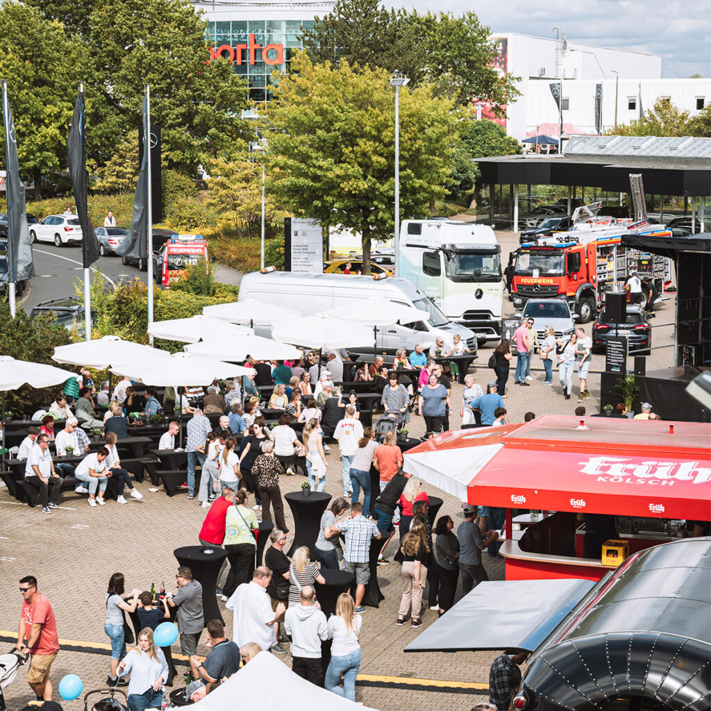 Viele Besucher auf dem Sommerfest