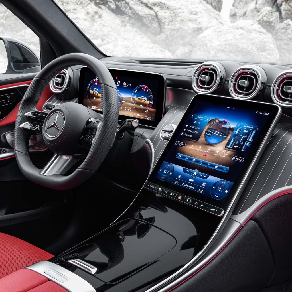 Mercedes-Benz-GLC-SUV-Cockpit-2