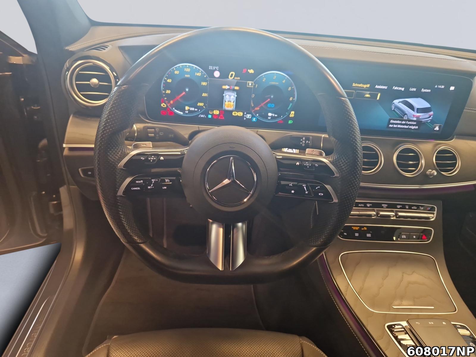 Fahrzeugabbildung Mercedes-Benz E 300 T AMG Multibeam Widescreen Kamera