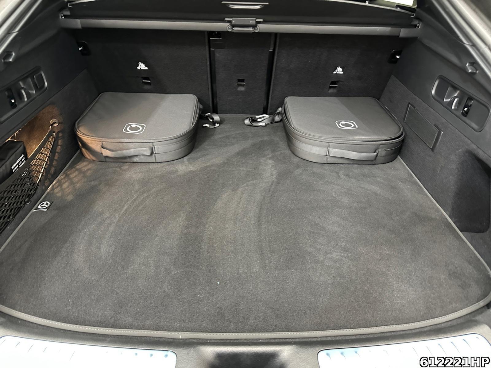 Fahrzeugabbildung Mercedes-Benz GLC 400 e 4M AMG Coupé Pano AHK Night Burmester