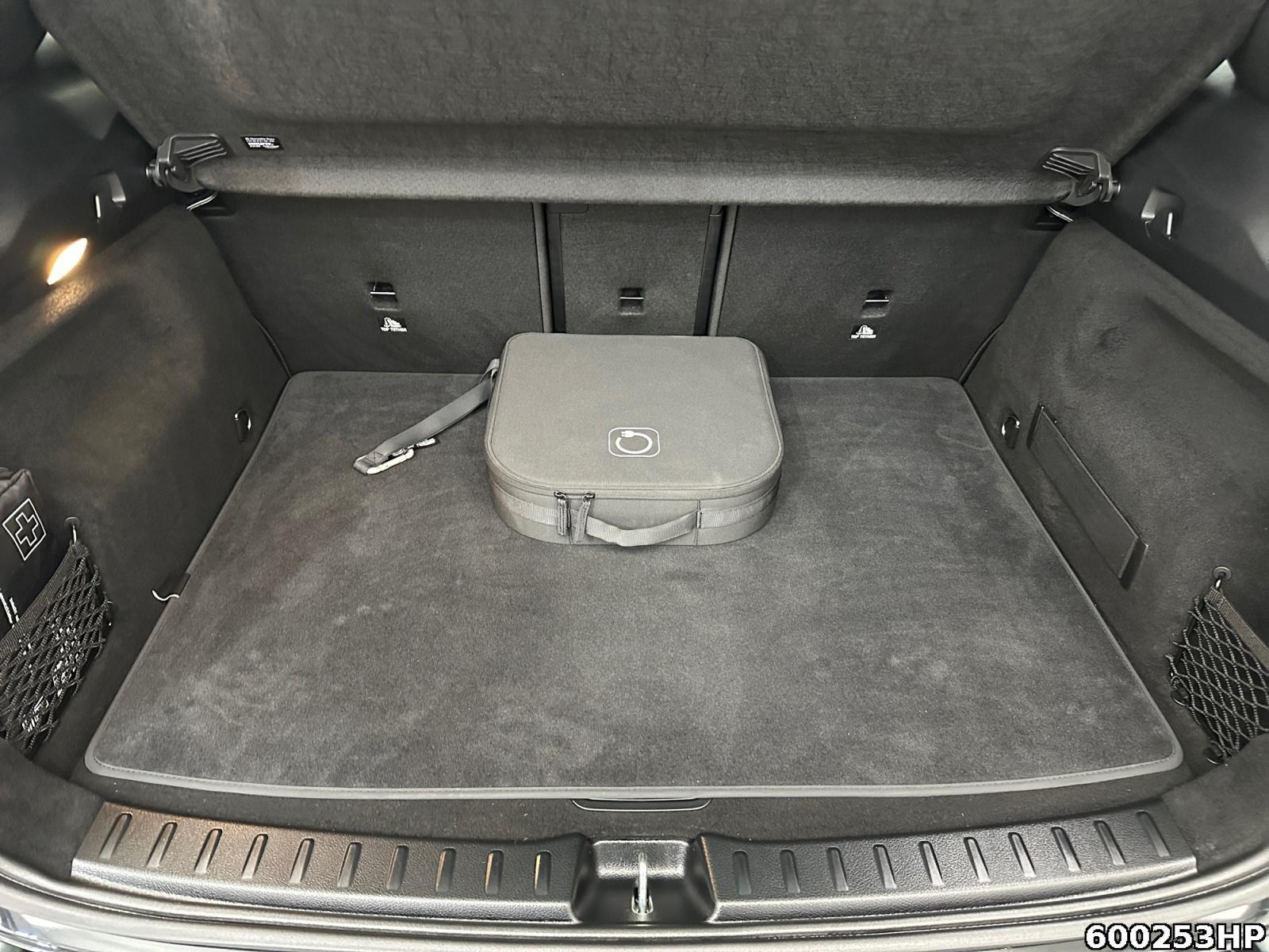 Fahrzeugabbildung Mercedes-Benz EQA AMG 360° Memory Distronic+ Adv. Sound
