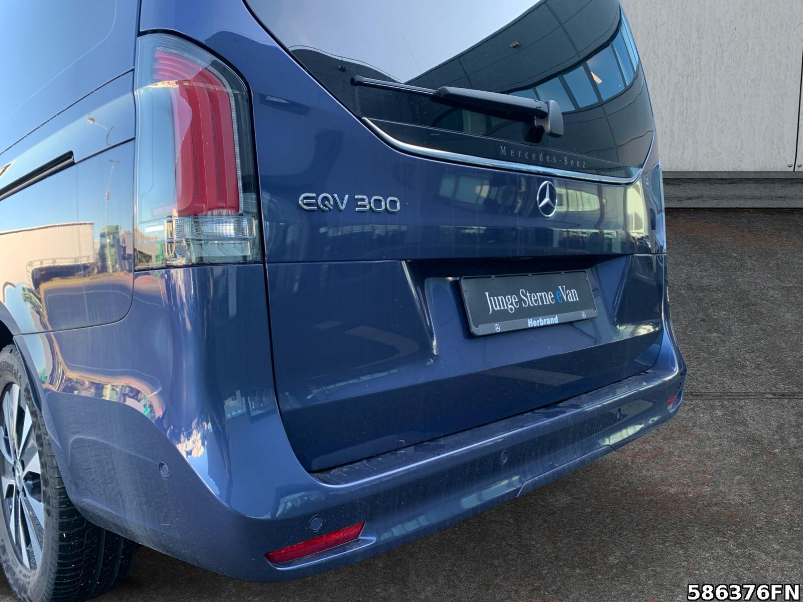 Fahrzeugabbildung Mercedes-Benz EQV 300 *MULTIBEAM*7 SITZE*DISTRONIC*WIDESCREEN