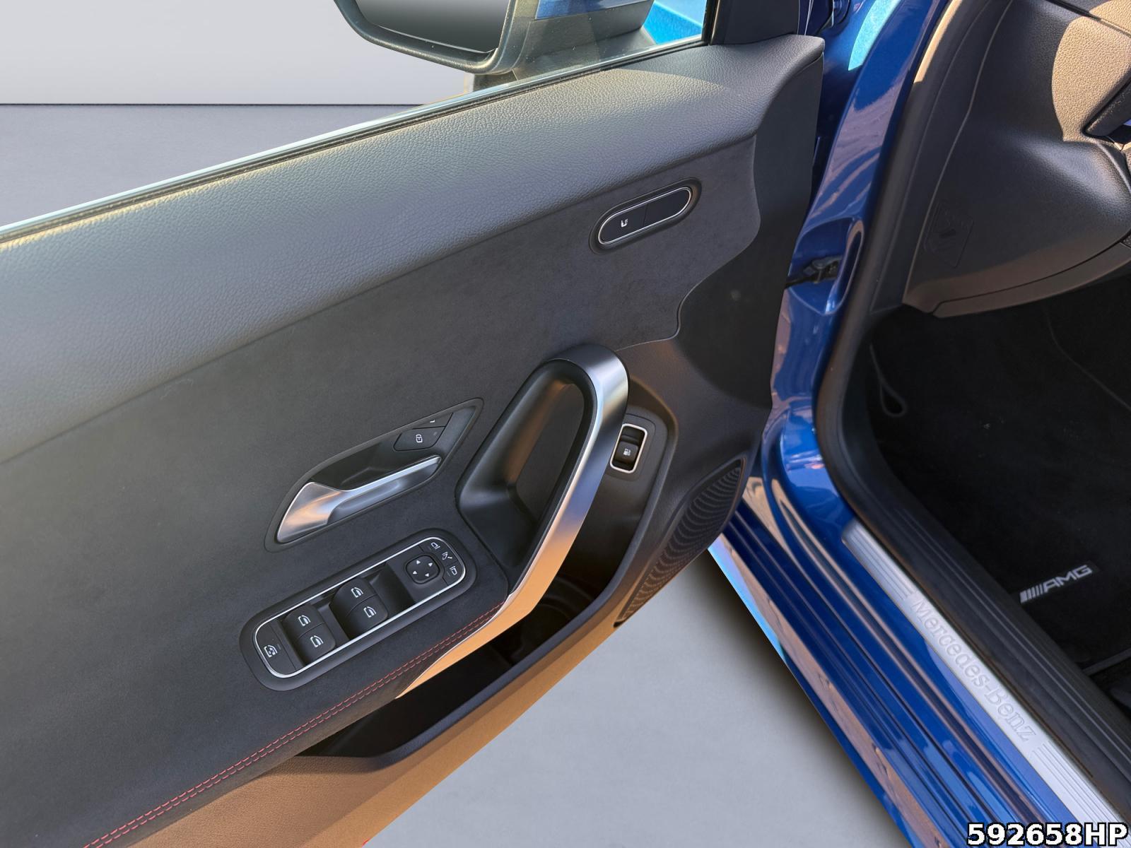 Fahrzeugabbildung Mercedes-Benz A 250 AMG Pano Keyless 11kw AC-Laden LHZ Totw