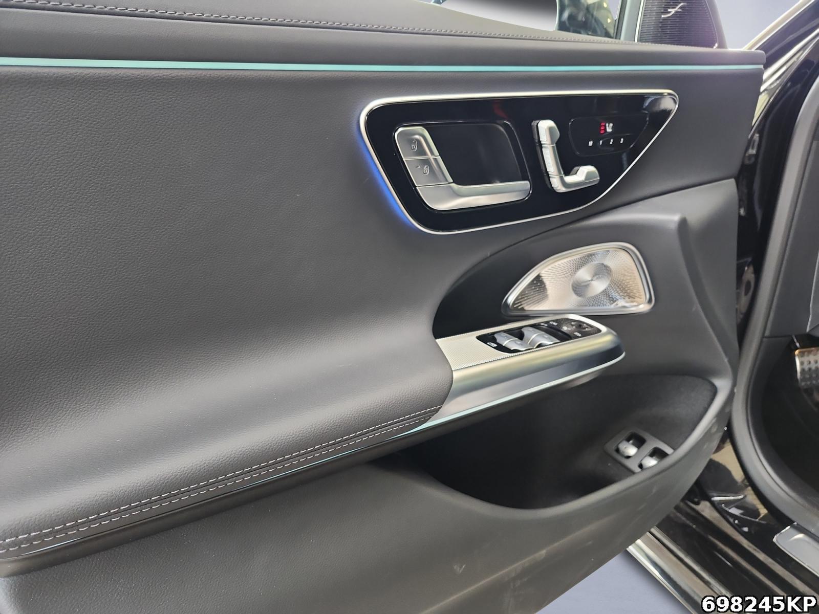 Fahrzeugabbildung Mercedes-Benz E 300 e T AMG Pano Burmester Digital-Light AHK