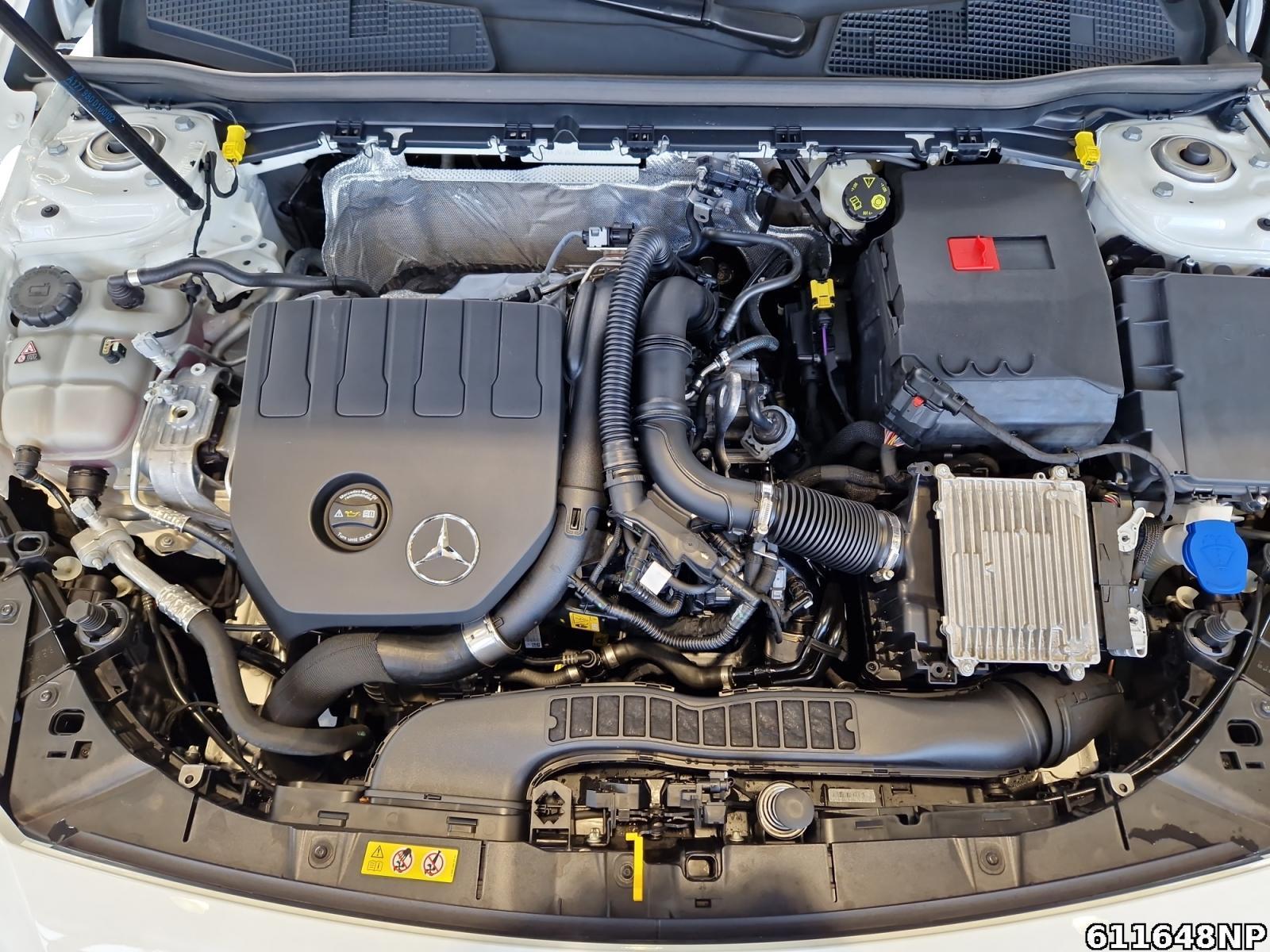 Fahrzeugabbildung Mercedes-Benz A 200 Progressive Panoramadach Kamera CarPlay