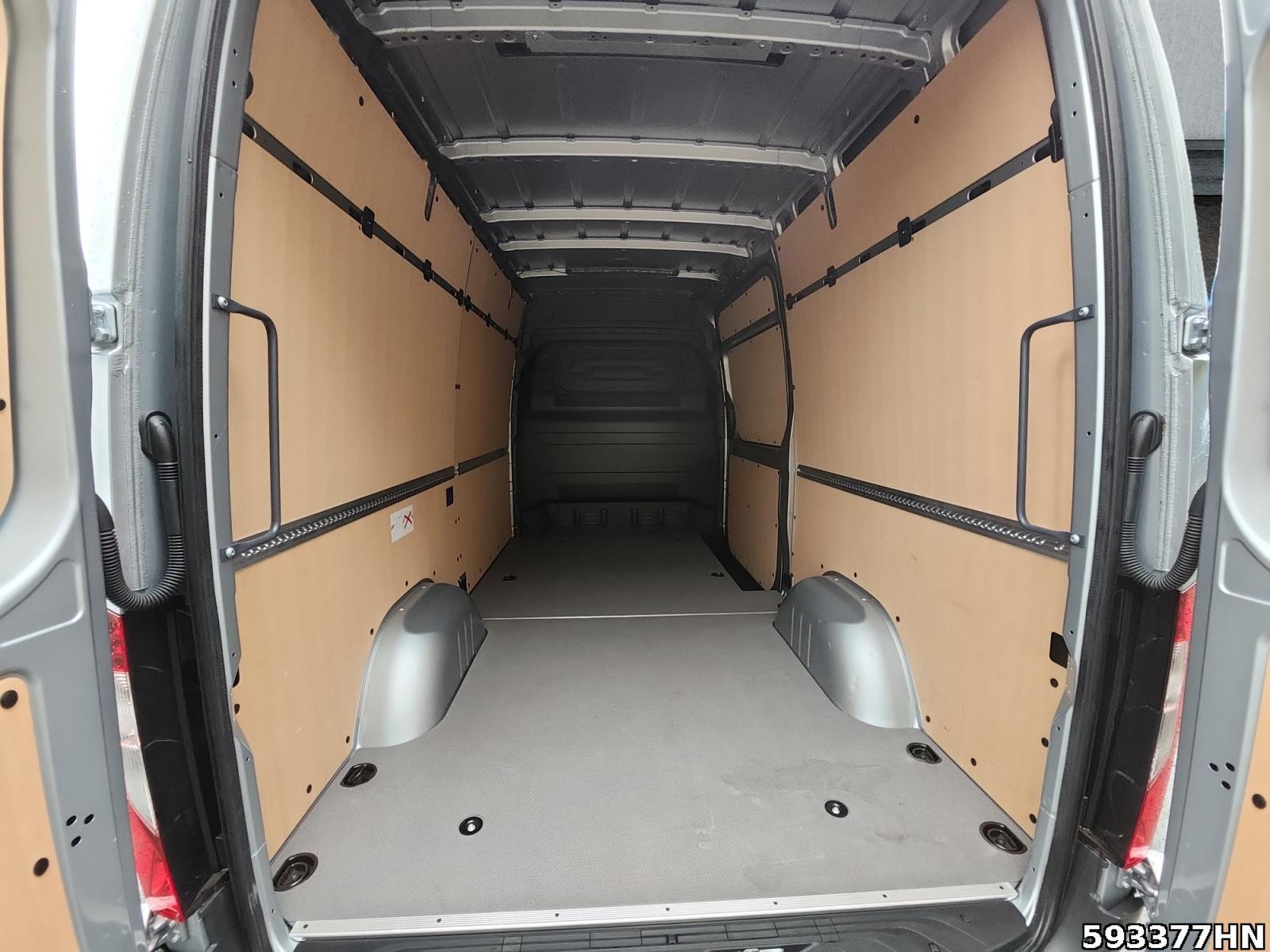 Fahrzeugabbildung Mercedes-Benz Sprinter 315 L2H2 SELECT *AHK+Tacho*LED*DISTRONI