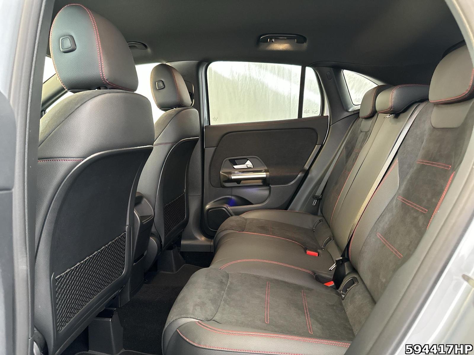 Fahrzeugabbildung Mercedes-Benz GLA 250 4M AMG Night MULTIBEAM AHK Keyless 360°