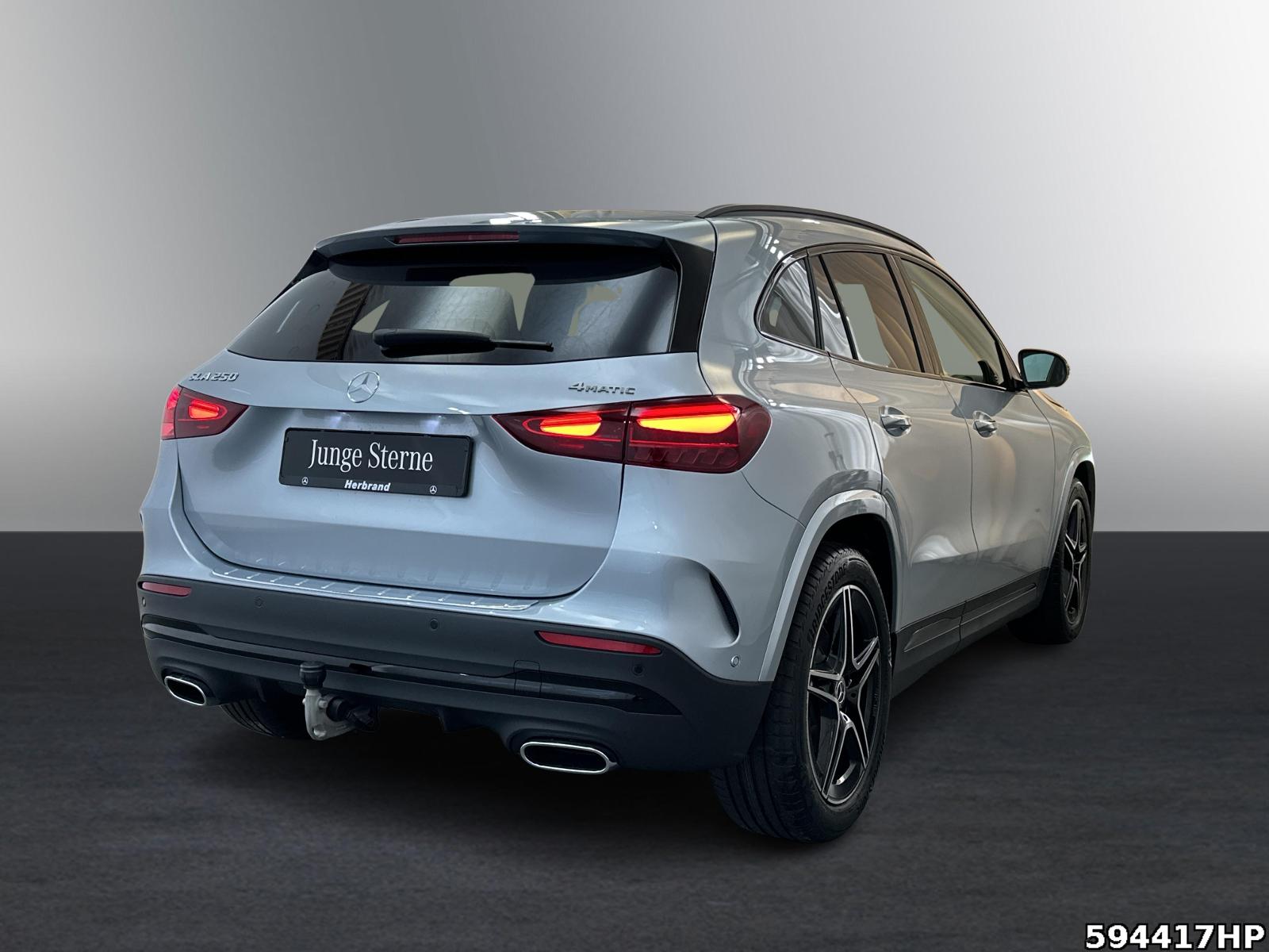 Fahrzeugabbildung Mercedes-Benz GLA 250 4M AMG Night MULTIBEAM AHK Keyless 360°