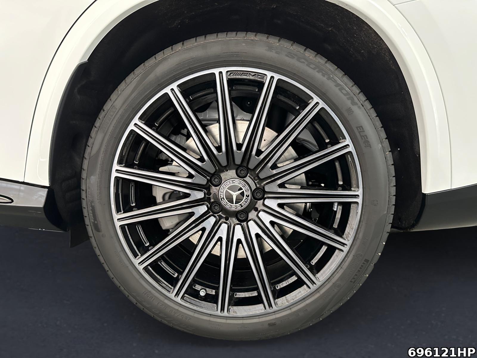 Fahrzeugabbildung Mercedes-Benz GLC 400 4MATIC +AMG-PLUS+BURMESTER+SKYCONTROL