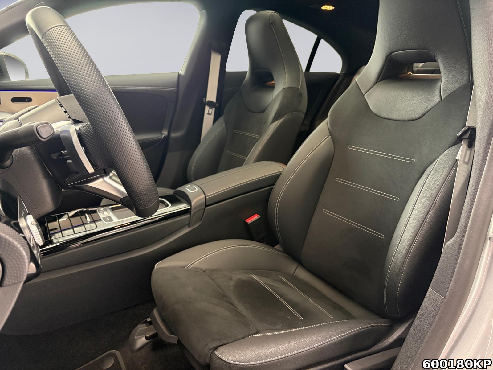 Fahrzeugabbildung Mercedes-Benz CLA 200 AMG Pano Distronic Night Kamera Ambiente