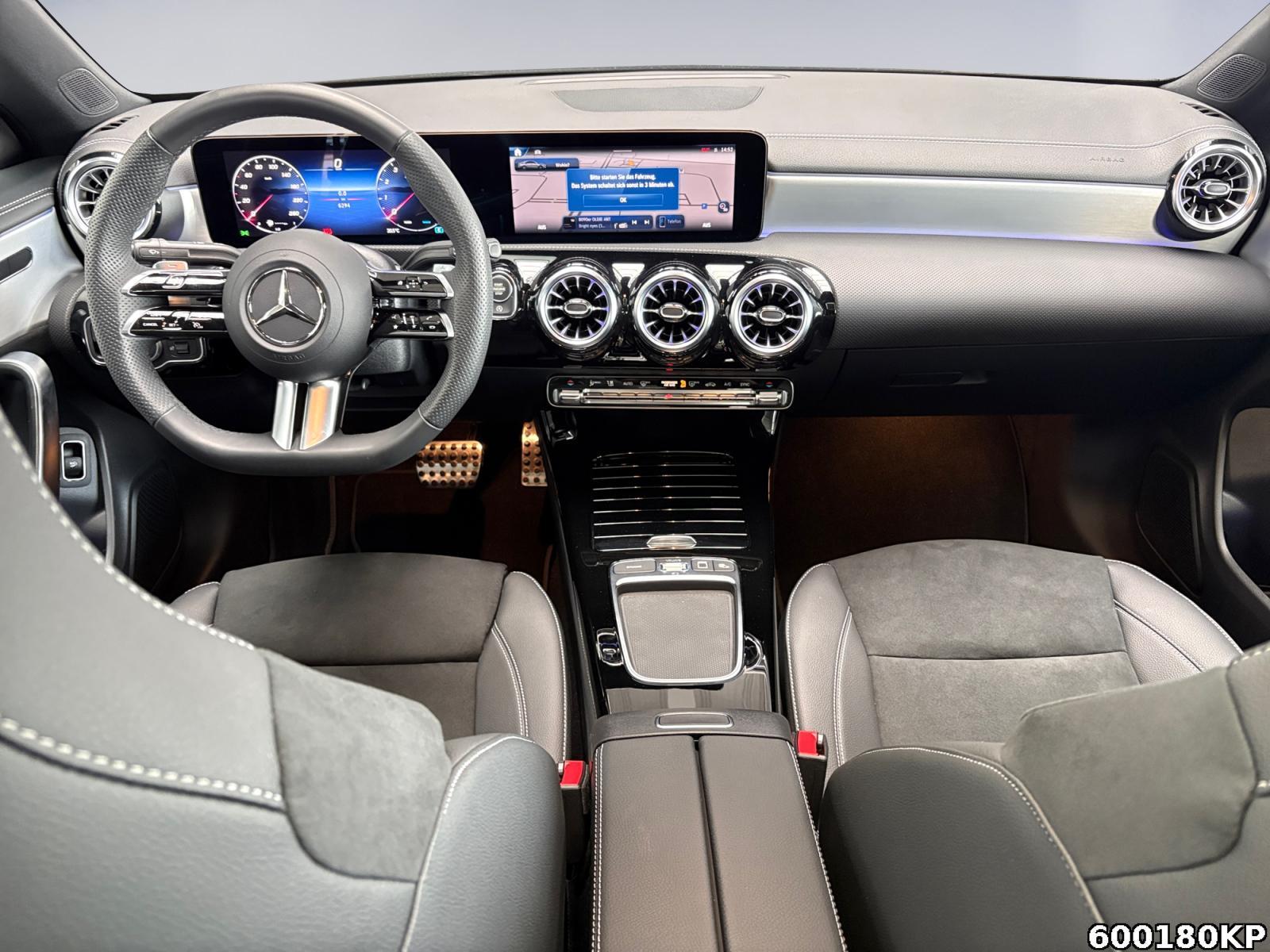 Fahrzeugabbildung Mercedes-Benz CLA 200 AMG Pano Distronic Night Kamera Ambiente
