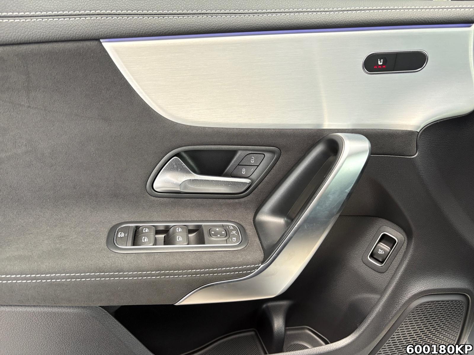 Fahrzeugabbildung Mercedes-Benz CLA 200 AMG Pano Distronic Night Kamera Ambiente