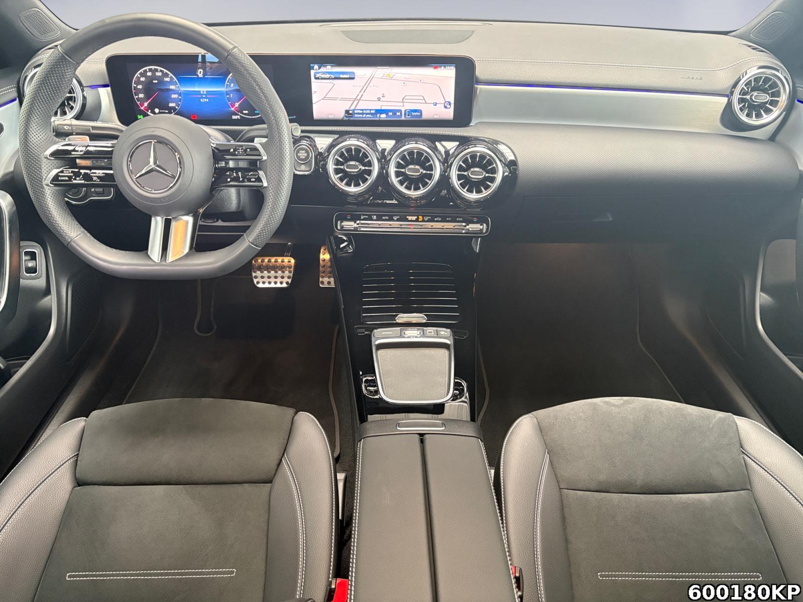 Fahrzeugabbildung Mercedes-Benz CLA 200 AMG Pano Distronic Night Kamera Ambiente