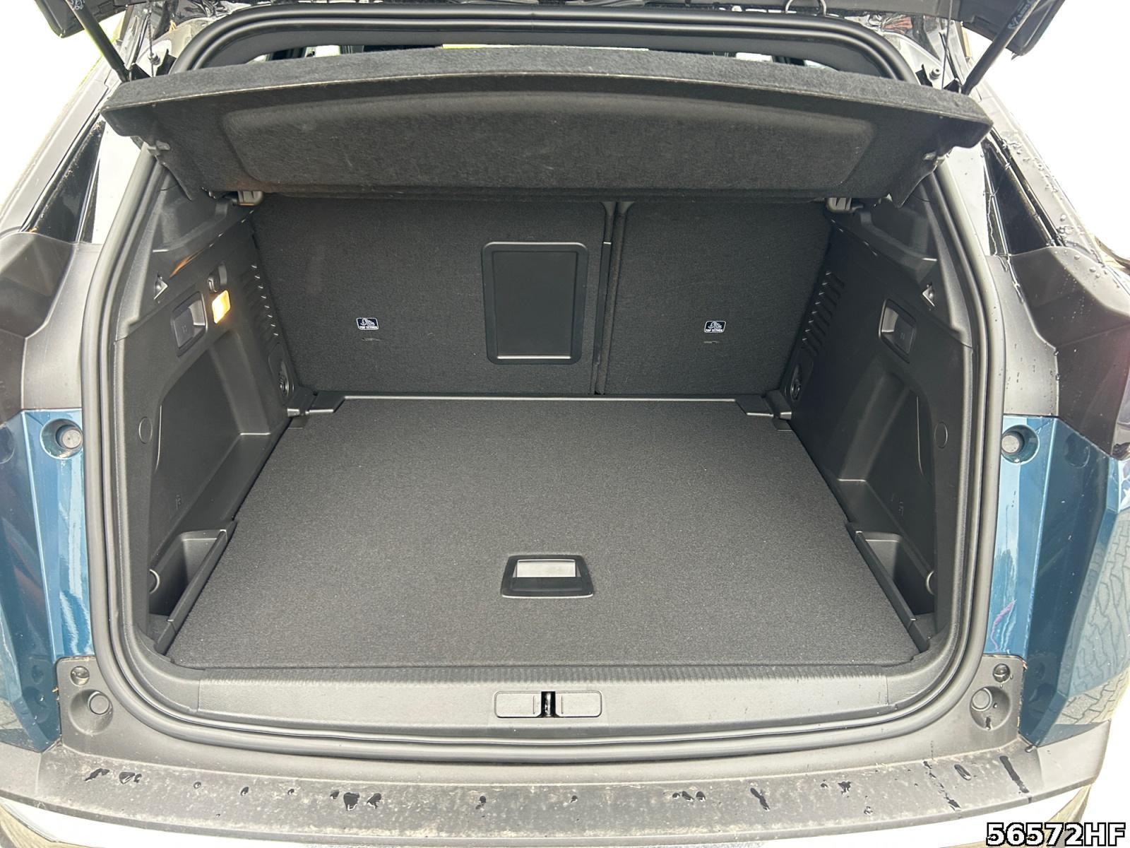 Fahrzeugabbildung Peugeot 3008 GT inkl. Allwetterbereifung! AKTIONSPREIS