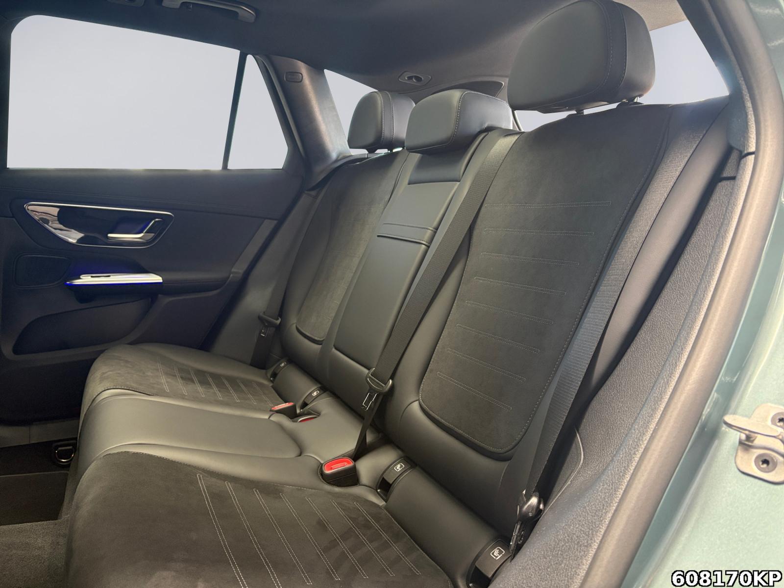 Fahrzeugabbildung Mercedes-Benz GLC 300 4M AMG AHK Pano 360° Memory Totw. 20
