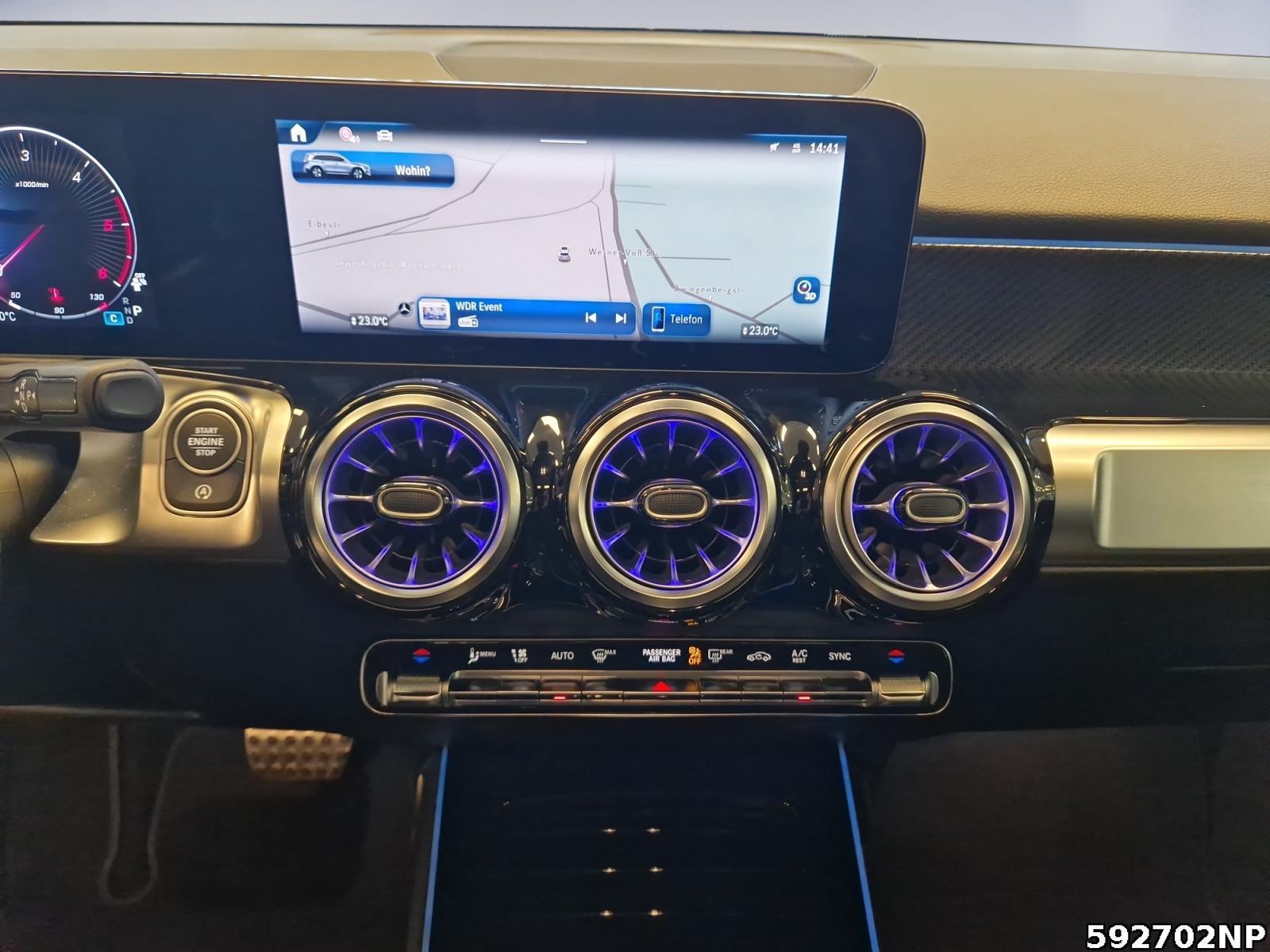 Fahrzeugabbildung Mercedes-Benz GLB 200 d AMG 5+2 Sitzer Pano Kamera KEYLESS 19