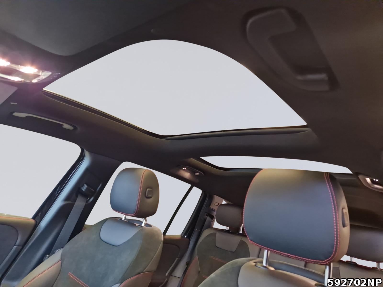 Fahrzeugabbildung Mercedes-Benz GLB 200 d AMG 5+2 Sitzer Pano Kamera KEYLESS 19