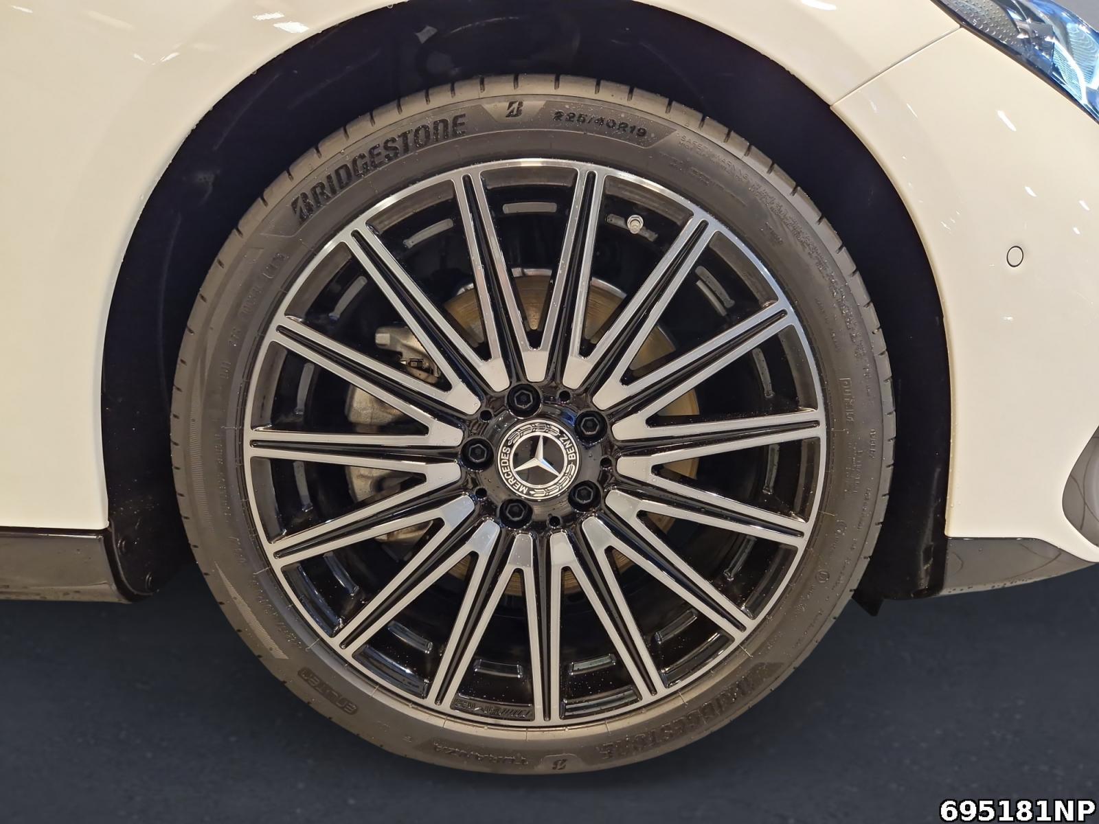 Fahrzeugabbildung Mercedes-Benz CLA 250 + AMG+BURMESTER+HUD+360°+MULTIBEAM+
