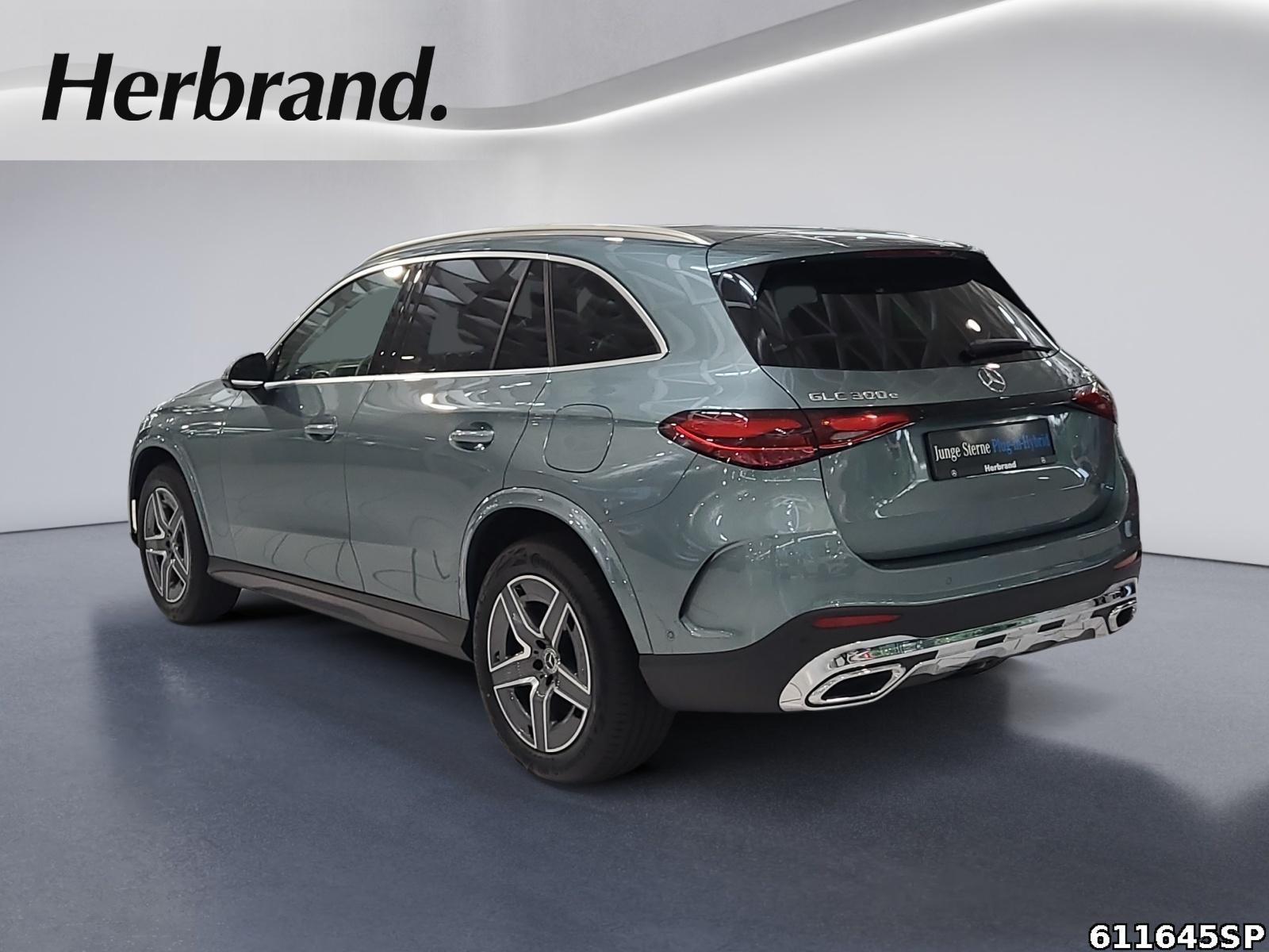 Fahrzeugabbildung Mercedes-Benz GLC 300 e 4M AMG Pano AHK 360° MemoryLenkradhzg
