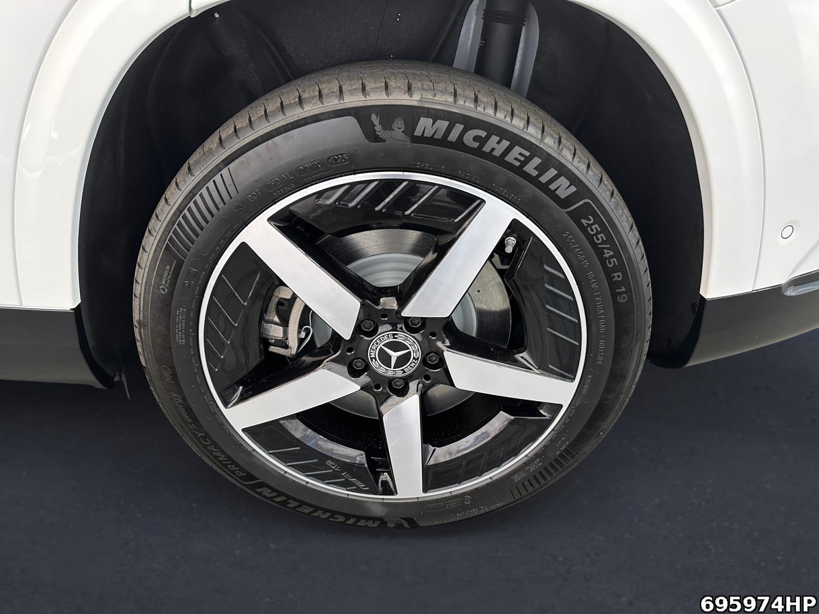 Fahrzeugabbildung Mercedes-Benz GLB 250 +AMG+KEYLESS+MULTIBEAM+DISTRONIC++