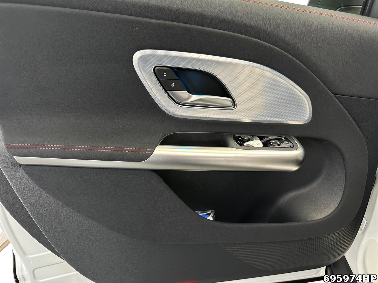 Fahrzeugabbildung Mercedes-Benz GLB 250 +AMG+KEYLESS+MULTIBEAM+DISTRONIC++