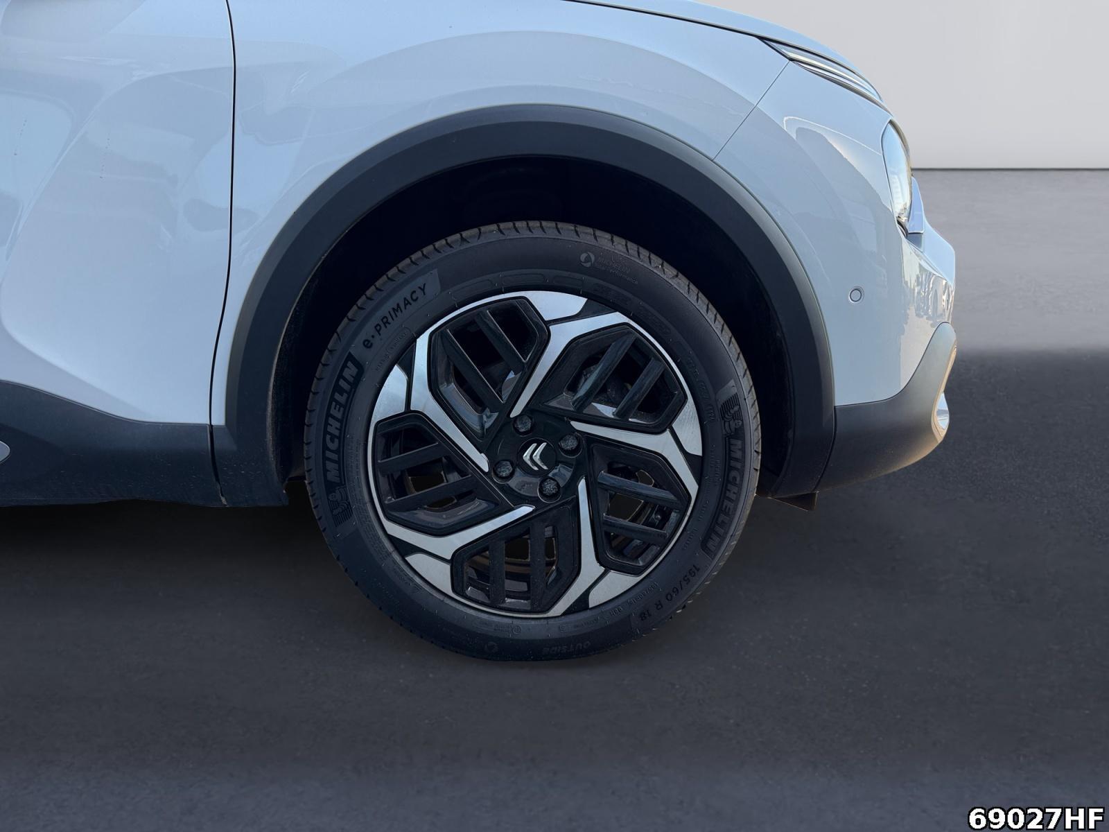 Fahrzeugabbildung Citroën C4 Max 1.2 PureTech 96kW *NAVI*KAMERA*PDC*