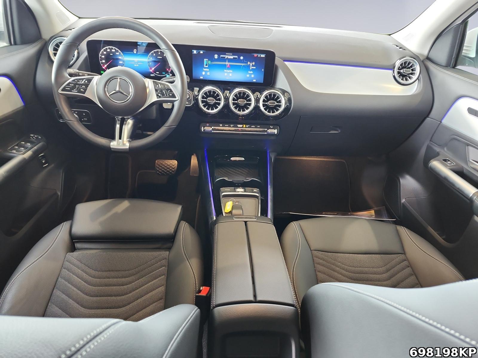 Fahrzeugabbildung Mercedes-Benz GLA 250 4M Progressive Multibeam CarPlay Kamera
