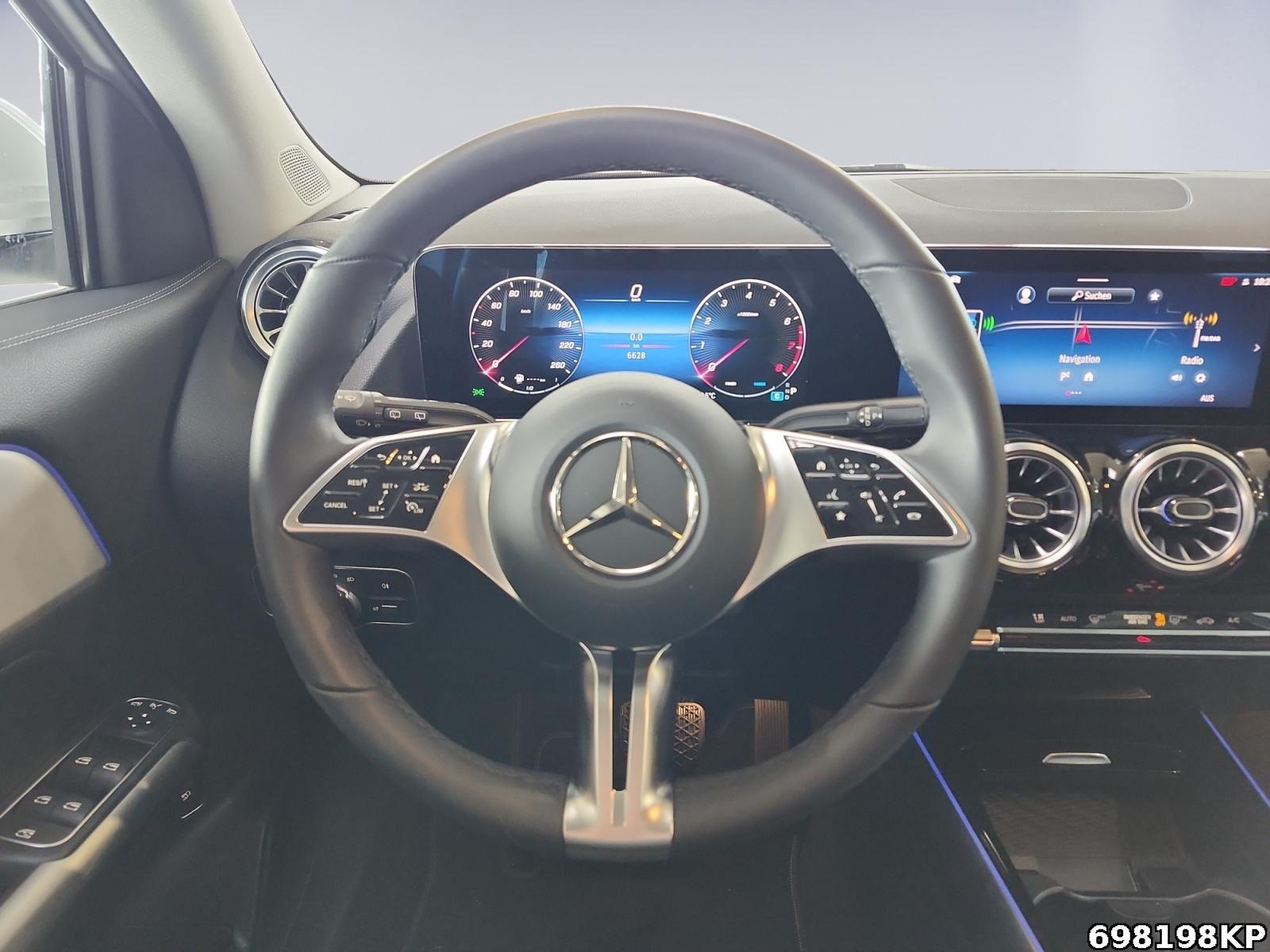Fahrzeugabbildung Mercedes-Benz GLA 250 4M Progressive Multibeam CarPlay Kamera