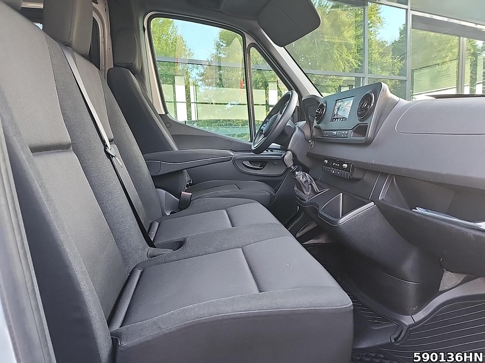 Fahrzeugabbildung Mercedes-Benz Sprinter 317 L2H2 Mixto*AHK 3.500 kg*