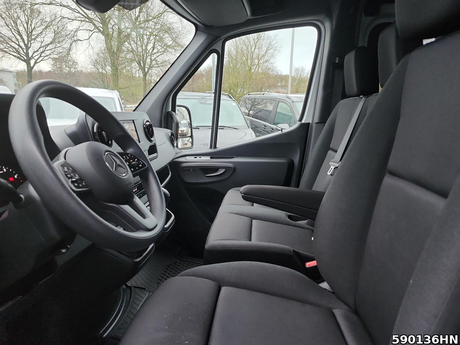 Fahrzeugabbildung Mercedes-Benz Sprinter 317 L2H2 Mixto*AHK 3.500 kg*