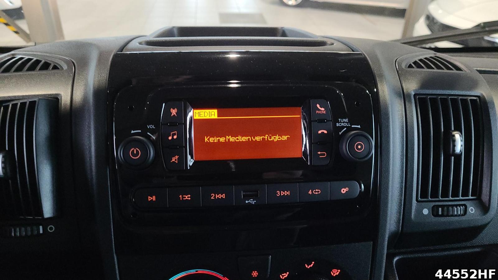 Fahrzeugabbildung Peugeot Boxer Kasten 335 L3H2 140 PS BlueHDi MT