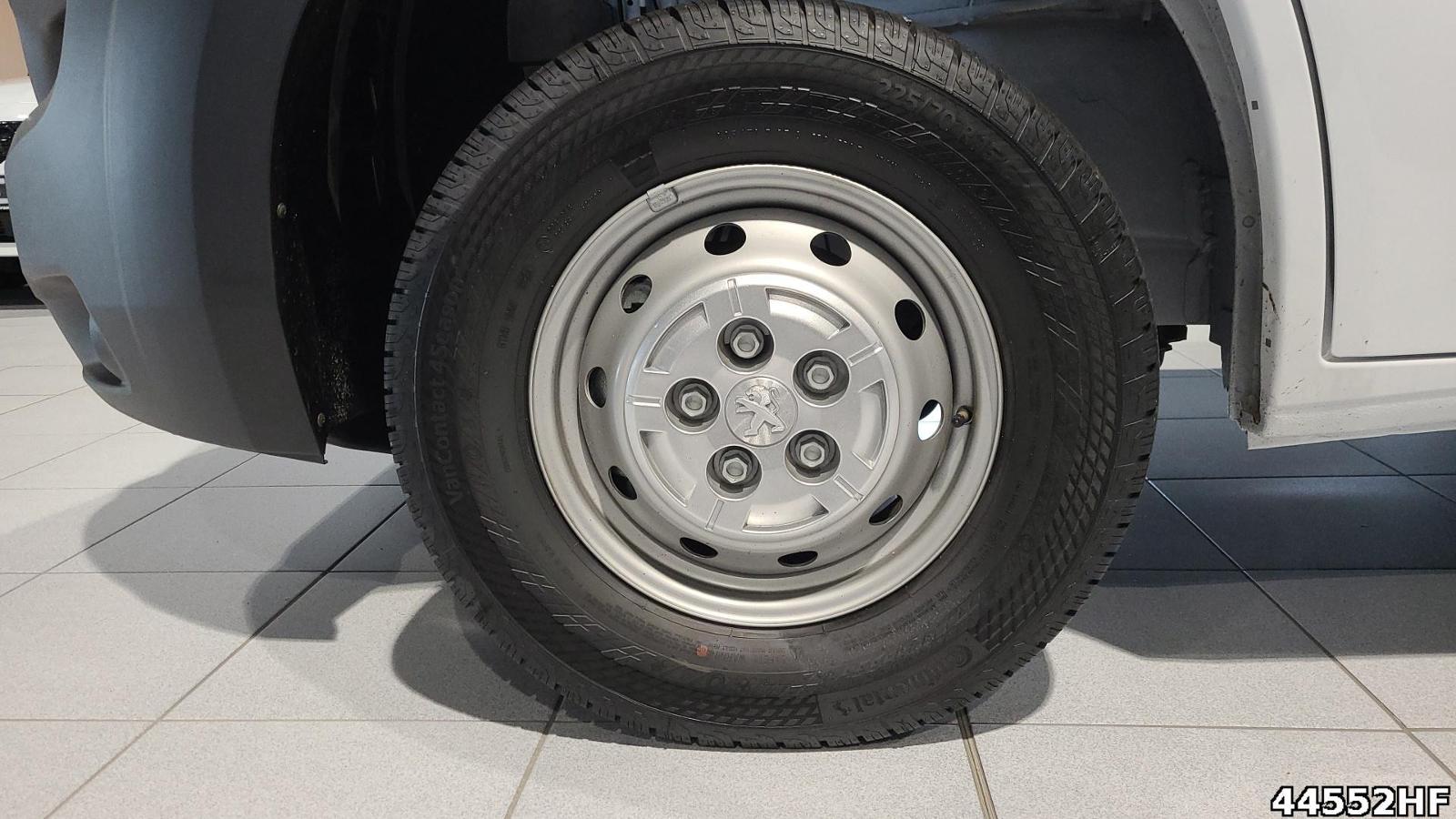 Fahrzeugabbildung Peugeot Boxer Kasten 335 L3H2 140 PS BlueHDi MT