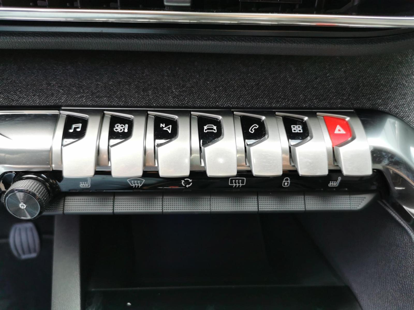 Fahrzeugabbildung Peugeot 5008 1.2 PureTech 130, Allure Pack