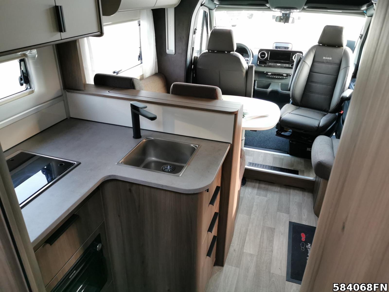 Fahrzeugabbildung Kabe TM Royal X 810 LGB 2026 Solar AHK