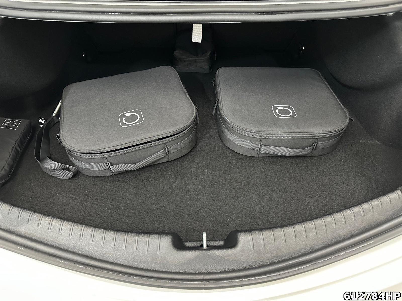 Fahrzeugabbildung Mercedes-Benz CLE 300 e AMG Pano Night Keyless Digital-Light