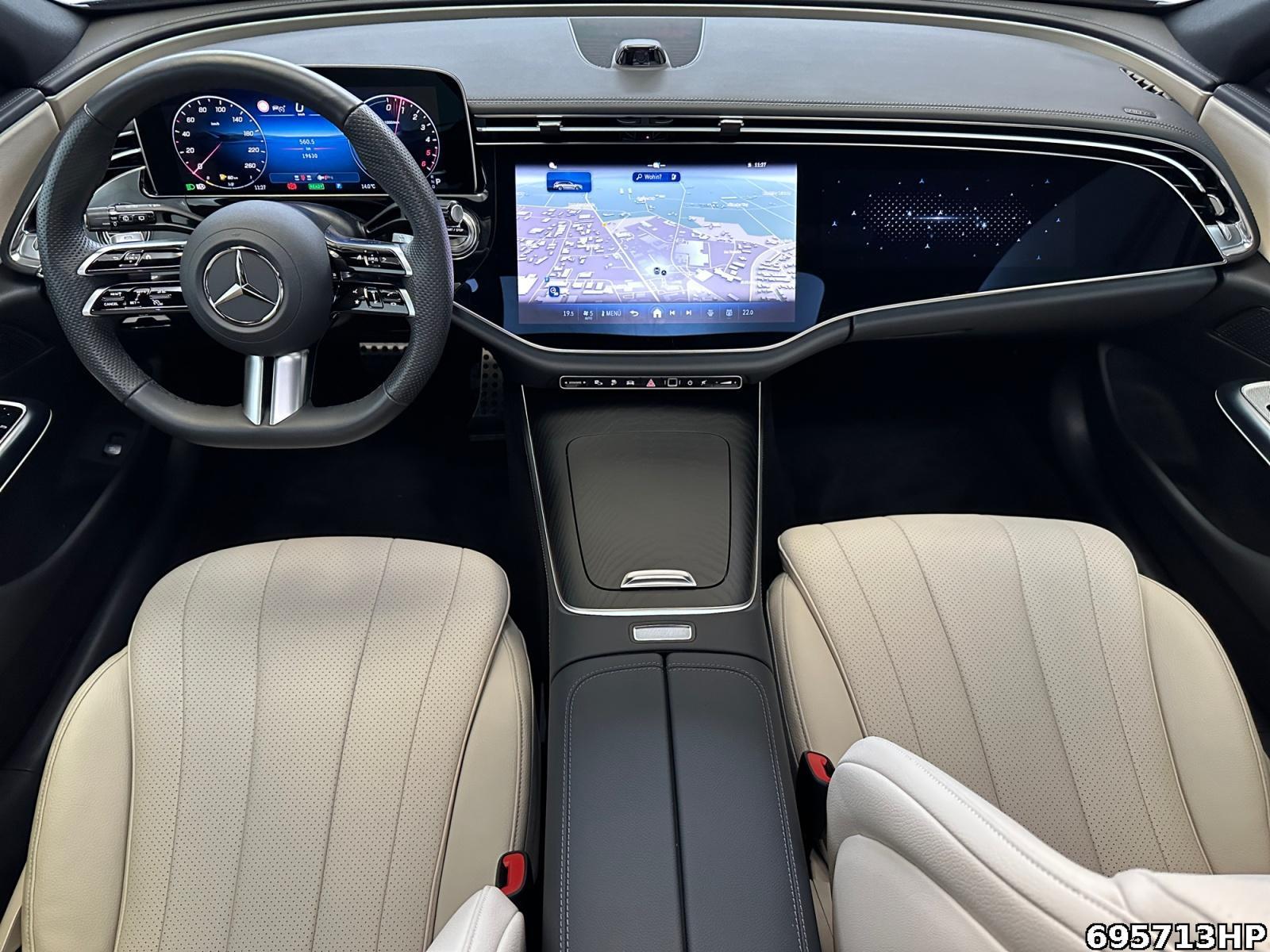 Fahrzeugabbildung Mercedes-Benz E 300 T AMG Superscreen Pano AHK Distronic