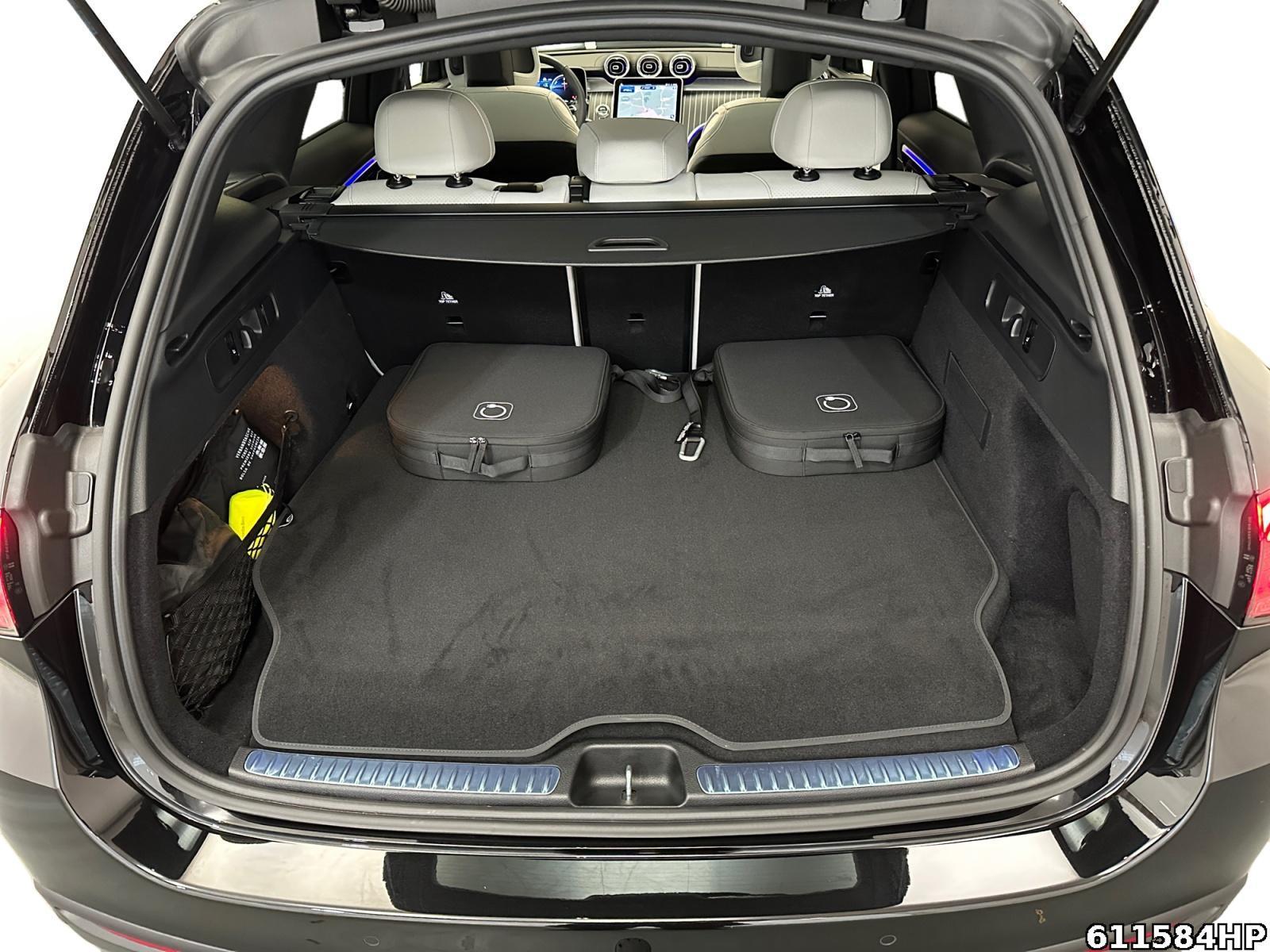 Fahrzeugabbildung Mercedes-Benz GLC 300 de 4M AMG Pano AHK Distronic Burmester