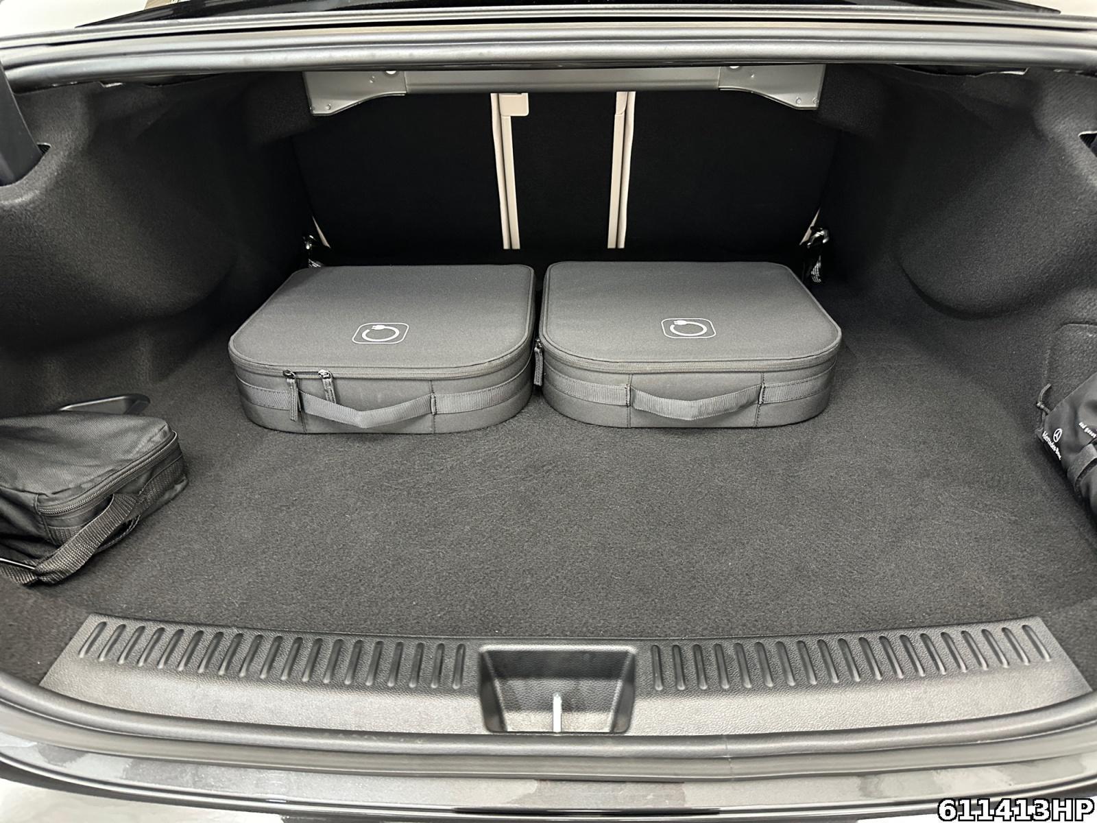 Fahrzeugabbildung Mercedes-Benz E 300 e AMG Digital-Light Pano Head-up 360° Totw