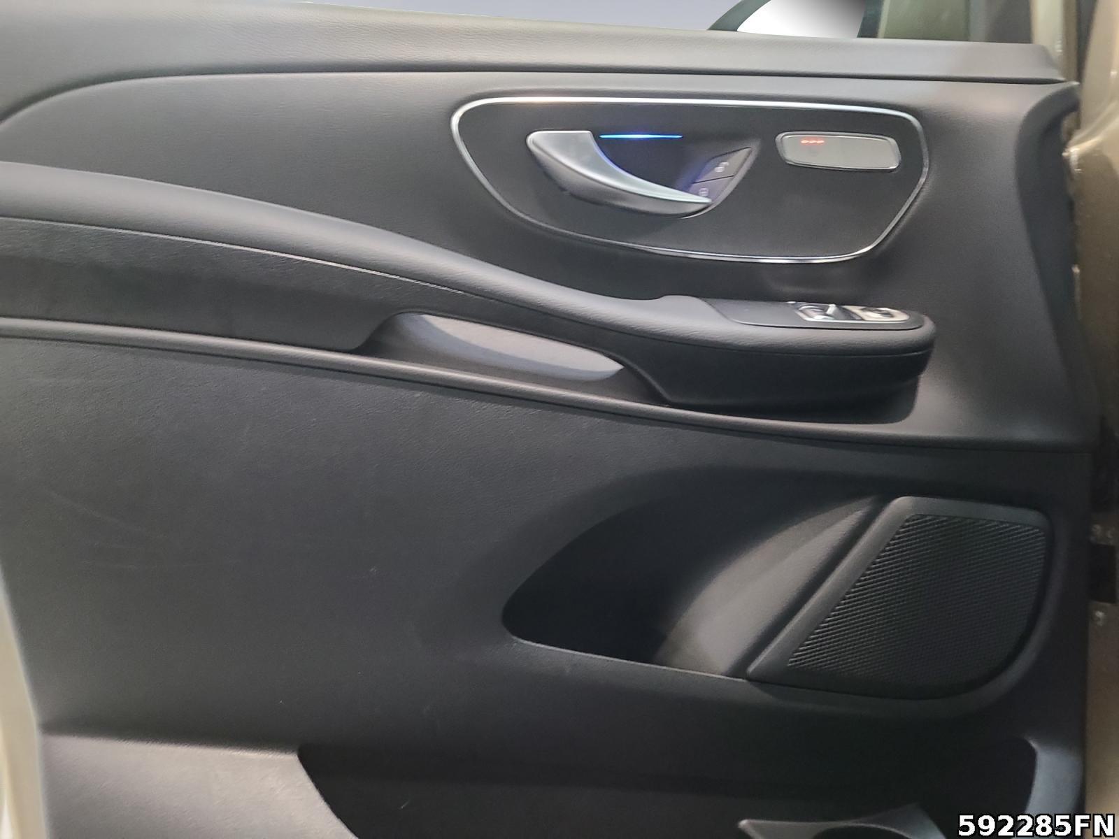 Fahrzeugabbildung Mercedes-Benz V 220 d STYLE Kompakt*360 Kamera*Anhängerk*Argu