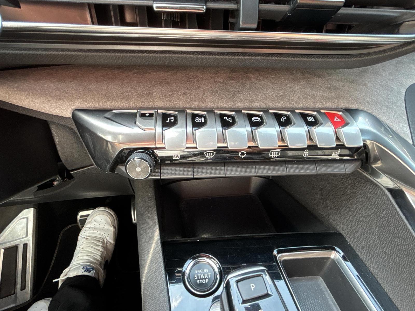 Fahrzeugabbildung Peugeot 3008 1.6 Hybrid 225 (Plug-In), GT