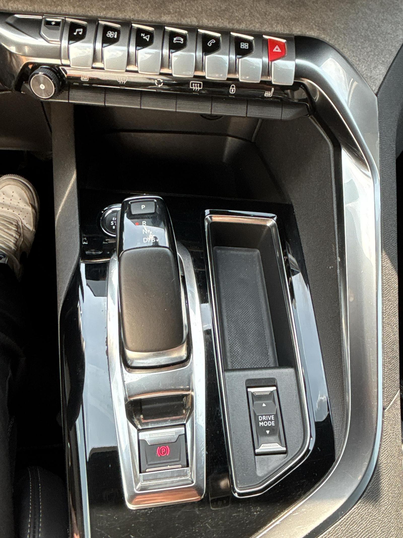 Fahrzeugabbildung Peugeot 3008 1.6 Hybrid 225 (Plug-In), GT