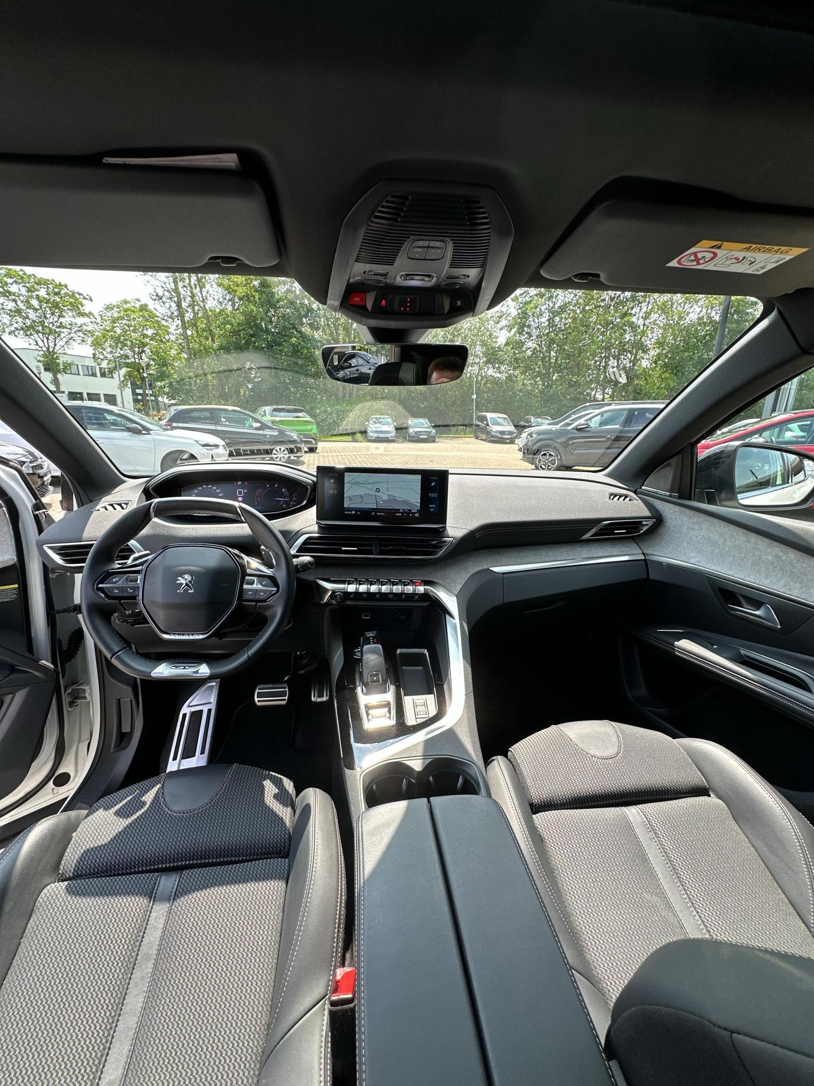 Fahrzeugabbildung Peugeot 3008 1.5 BlueHDi 130, GT