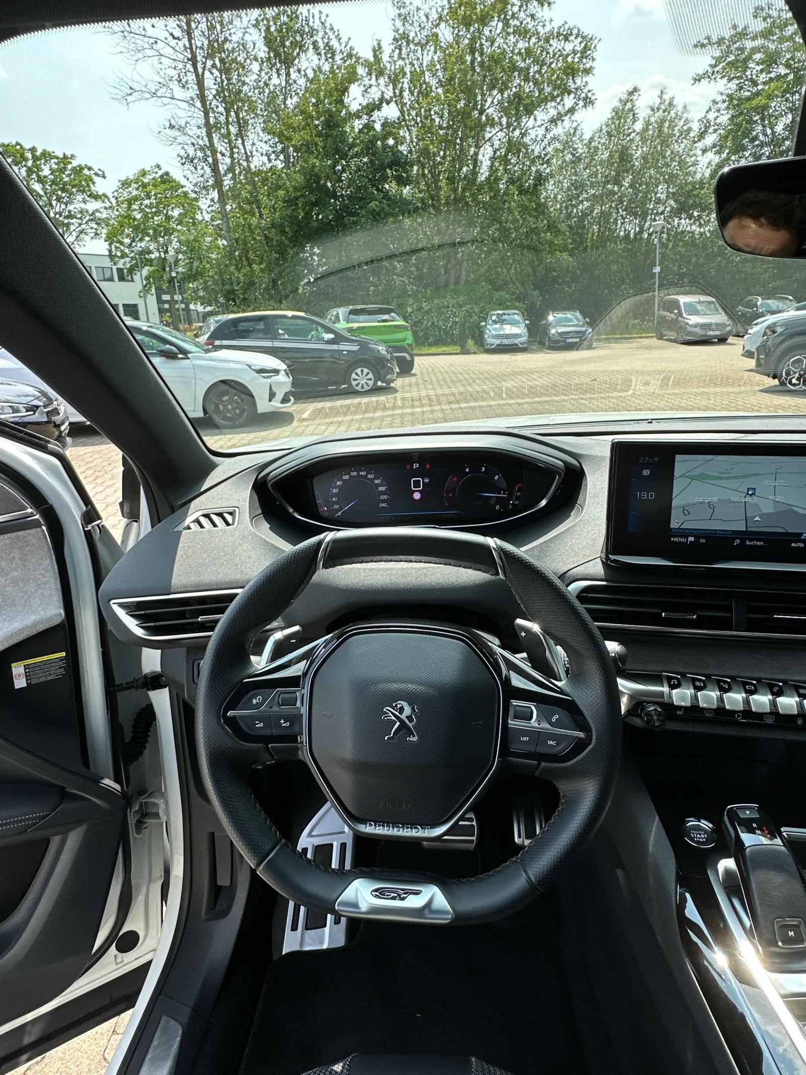 Fahrzeugabbildung Peugeot 3008 1.5 BlueHDi 130, GT