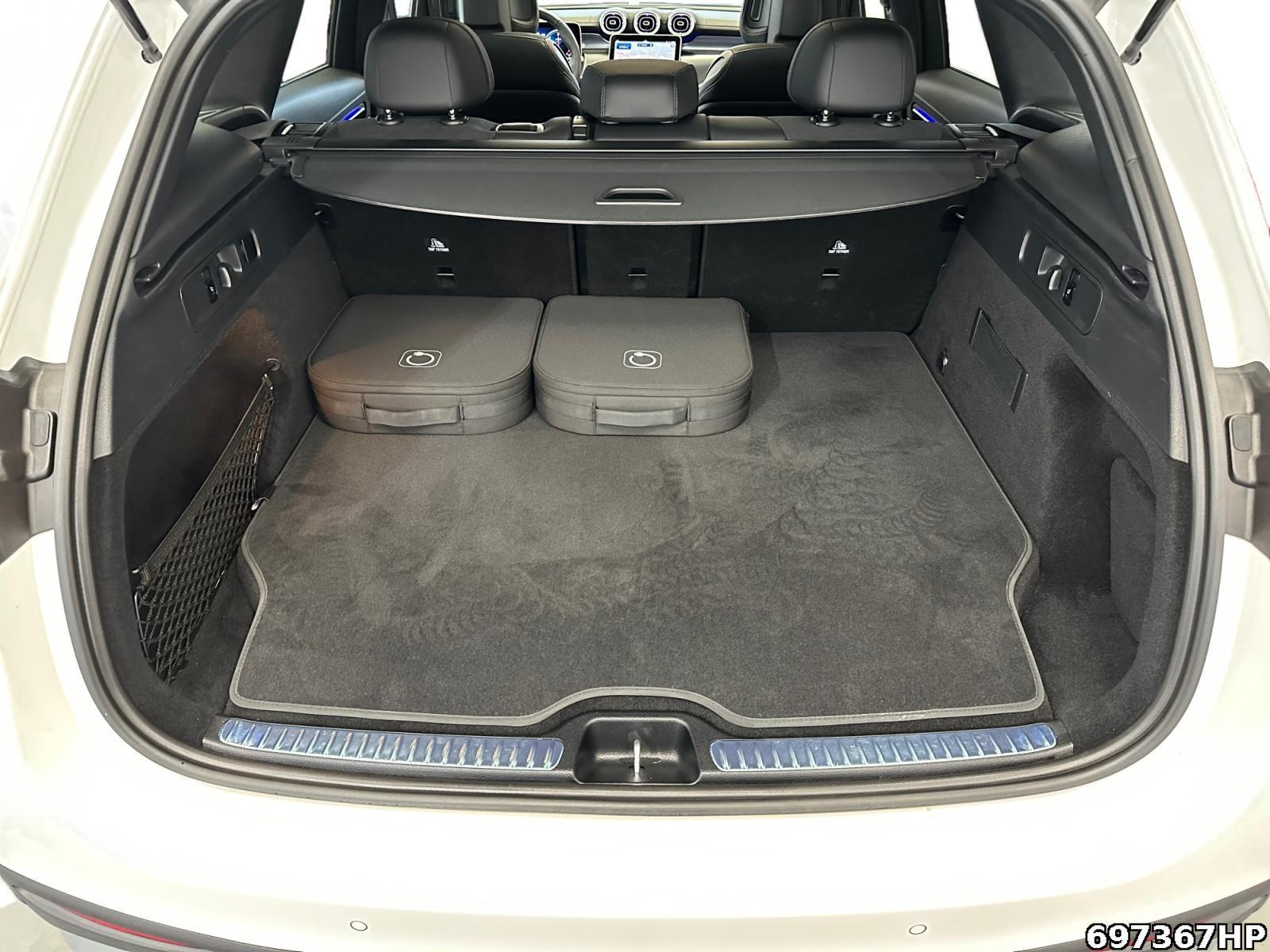 Fahrzeugabbildung Mercedes-Benz GLC 400 e 4M AMG Digital Distronic AHK 360° Pano