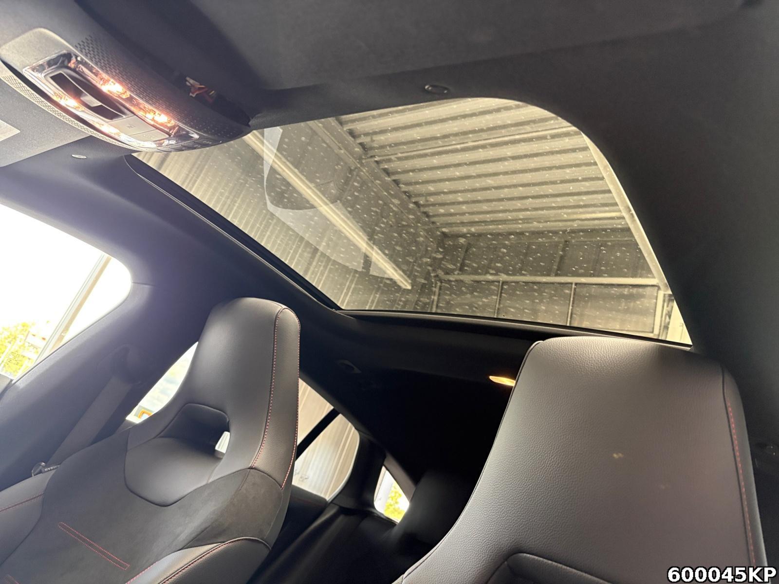 Fahrzeugabbildung Mercedes-Benz CLA 200 Shooting Brake AMG Line Pano Night Distronic CarPlay