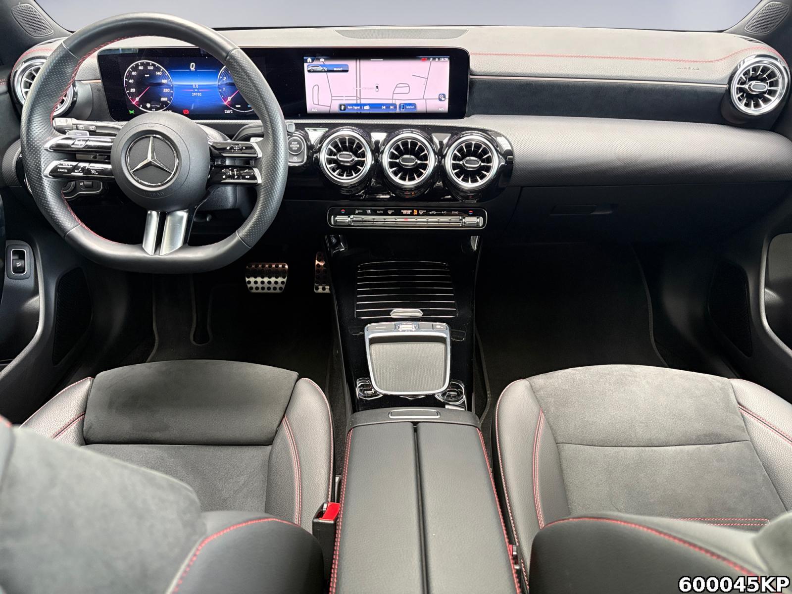 Fahrzeugabbildung Mercedes-Benz CLA 200 Shooting Brake AMG Line Pano Night Distronic CarPlay