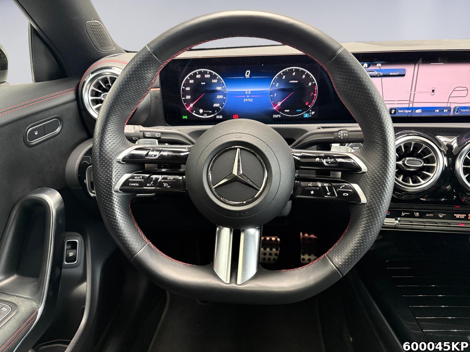 Fahrzeugabbildung Mercedes-Benz CLA 200 Shooting Brake AMG Line Pano Night Distronic CarPlay