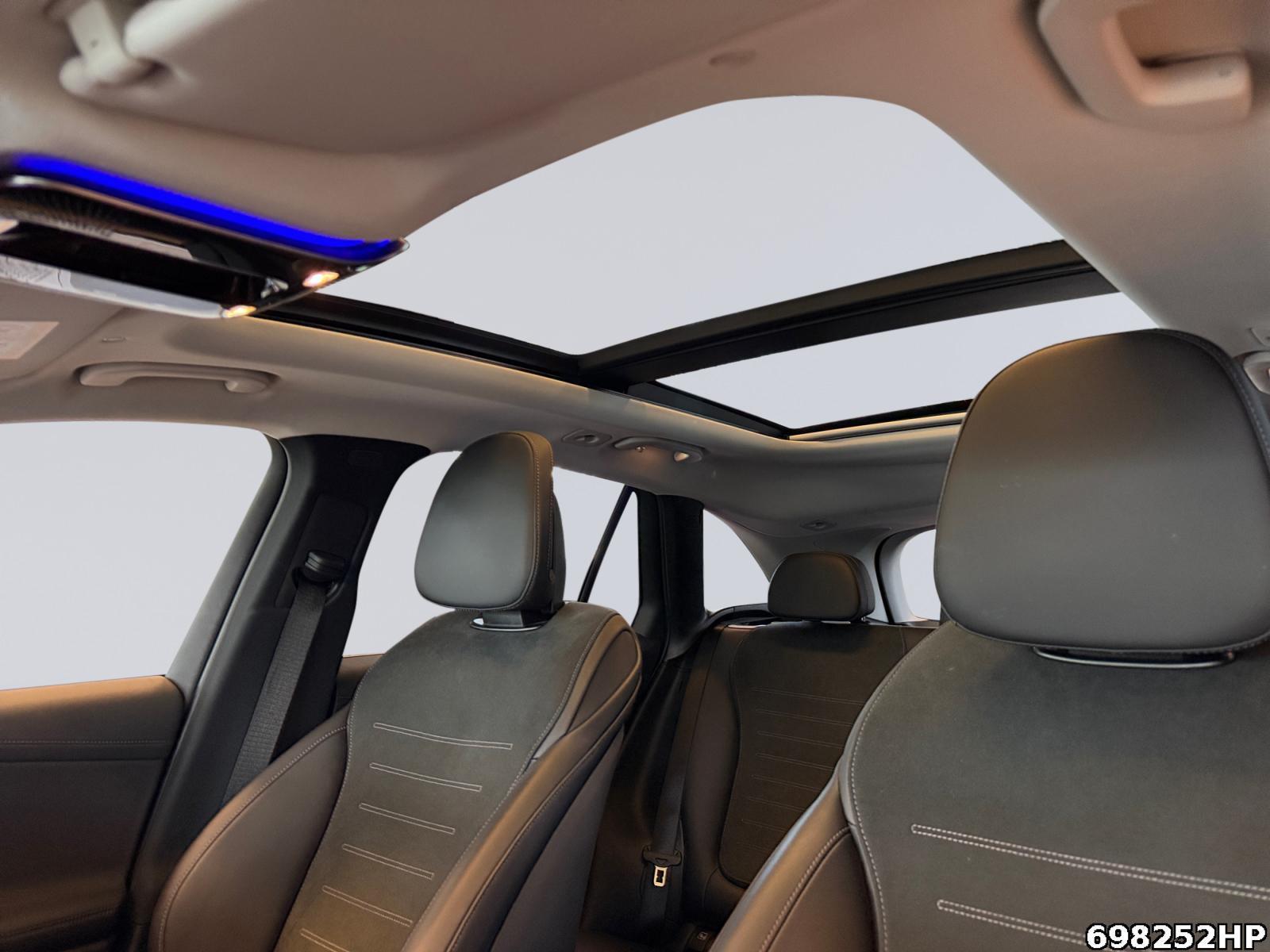 Fahrzeugabbildung Mercedes-Benz GLC 300 e 4M AMG Pano Digital-Light AHK Memory
